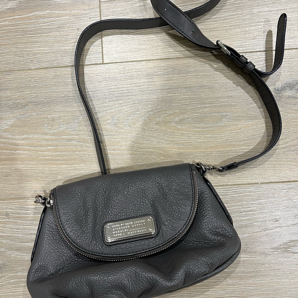 Marc Jacobs Percy Q Grey Leather Crossbody Bag
